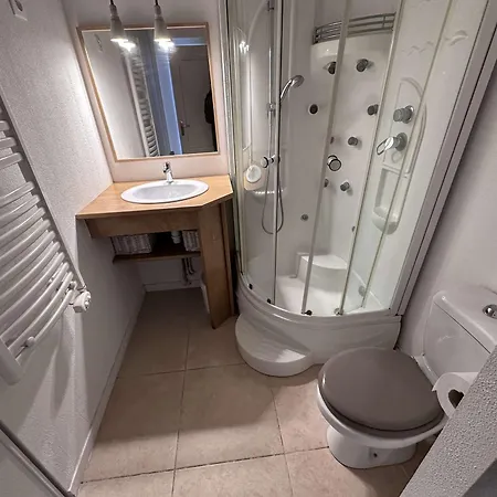 Apartmán 2 Pieces Avec Terrasse Et Jardin Clos, Parking Inclus - Fr-1-731-109 *