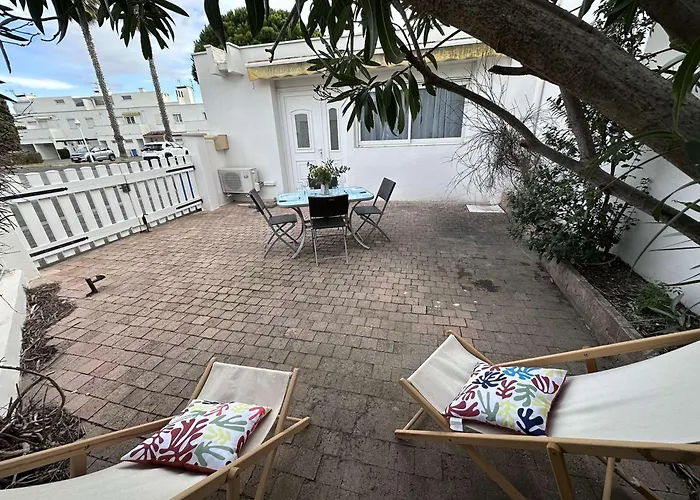 2 Pieces Avec Terrasse Et Jardin Clos, Parking Inclus - Fr-1-731-109 *