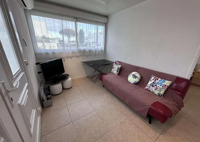 2 Pieces Avec Terrasse Et Jardin Clos, Parking Inclus - Fr-1-731-109 Ле-Гро-дю-Руа