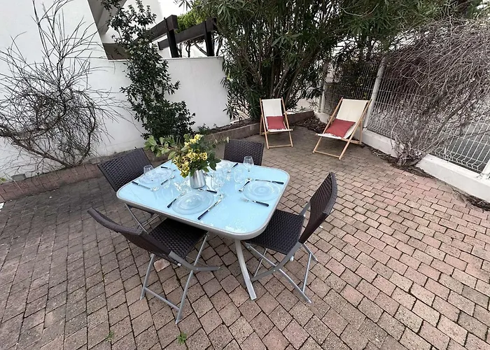 2 Pieces Avec Terrasse Et Jardin Clos, Parking Inclus - Fr-1-731-109 Ле-Гро-дю-Руа